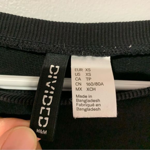 Divided by H&M black “deadly” sweatshirt size XS 100% cotton - Picture 4 of 5